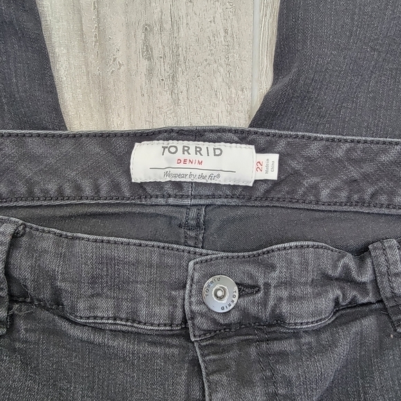 🌟HOST PICK🌟 Torrid High Rise Ultra Skinny Black 22 - Picture 4 of 16